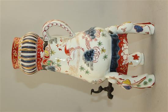 A Japanese Arita porcelain coffee pot, c.1700, 29.5cm